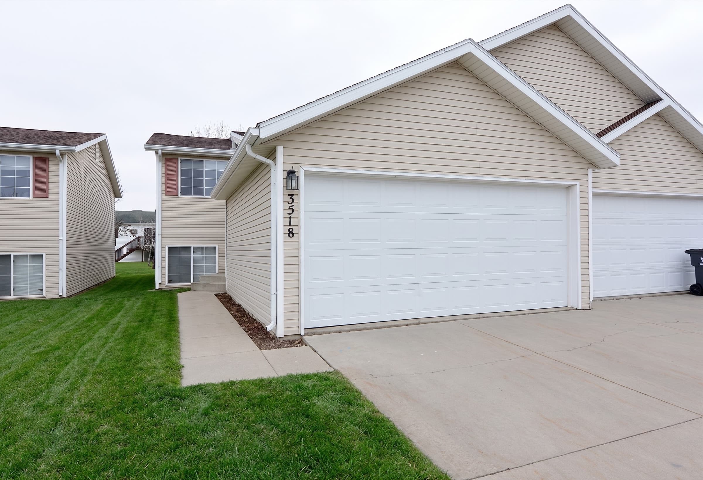 32nd Street Townhomes exterior