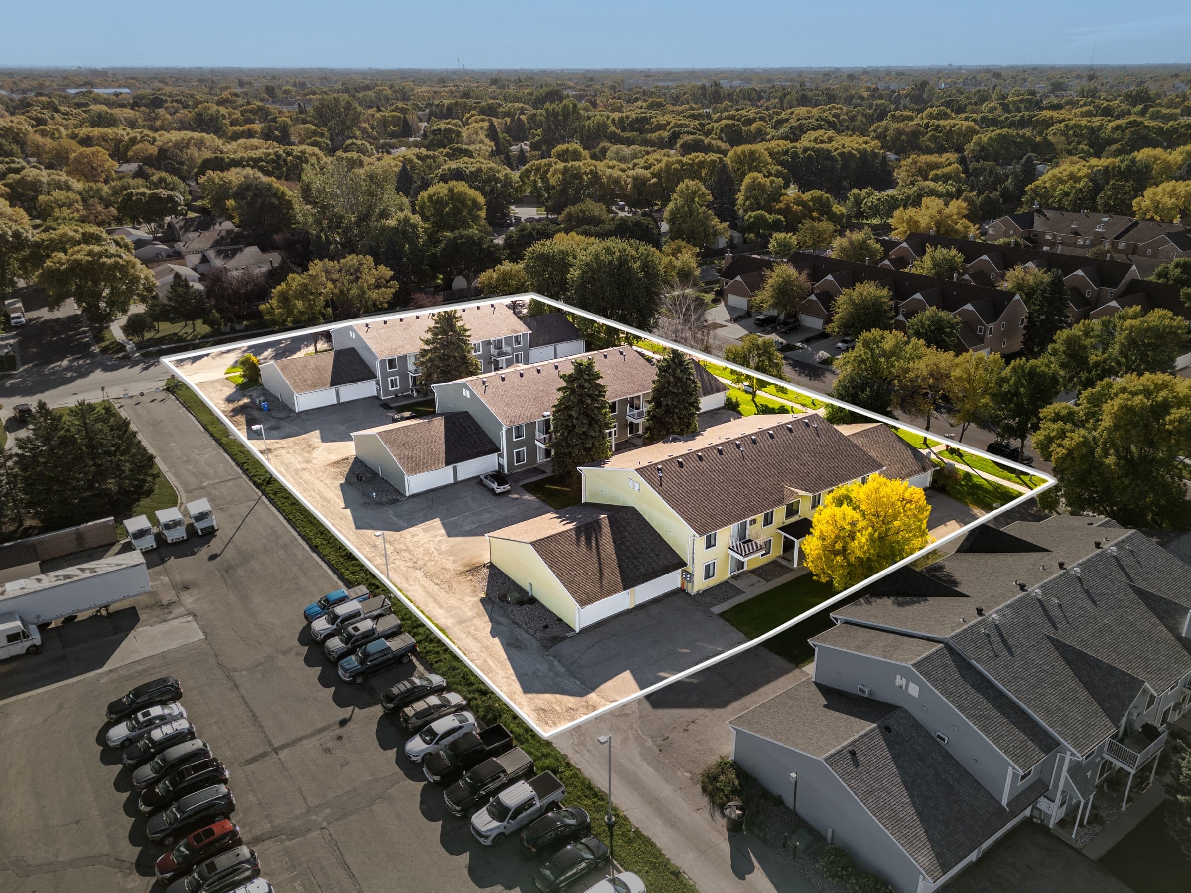 Drone view of 15th Avenue Multifamily, property outlined